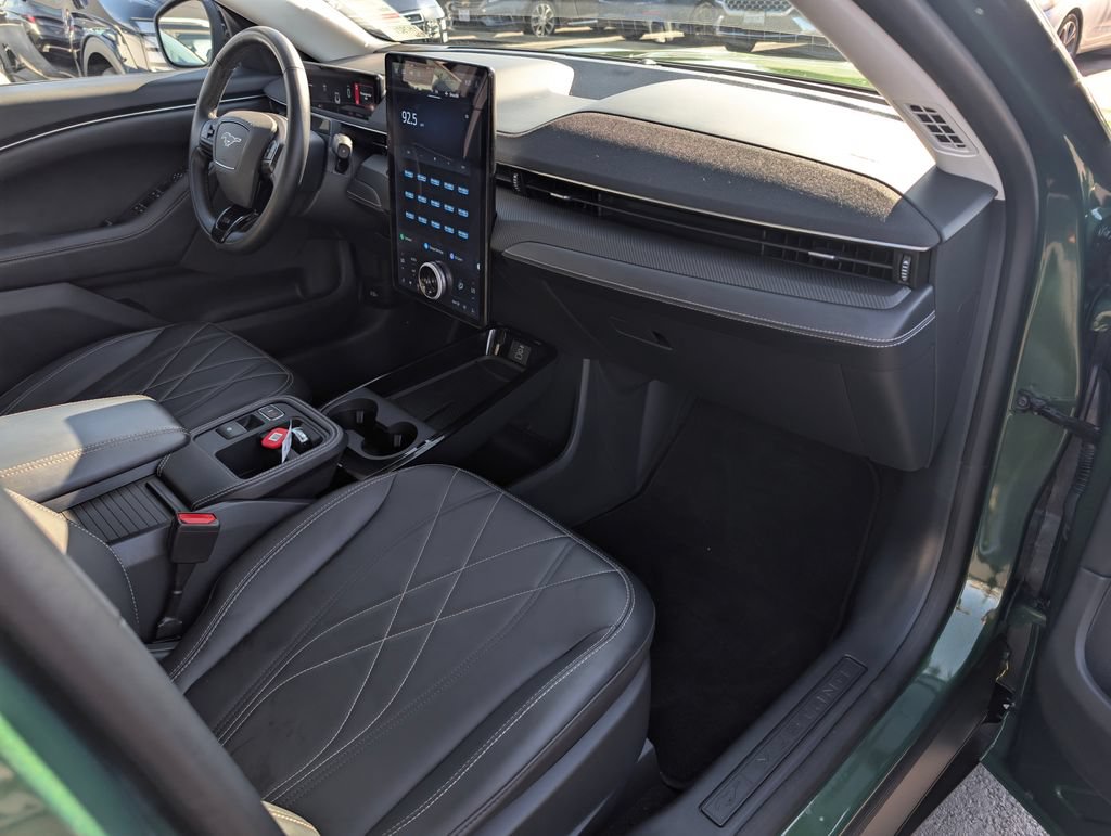 Used 2025 Ford Mustang Mach-E Select w/ Comfort Package Lite RWD image 9