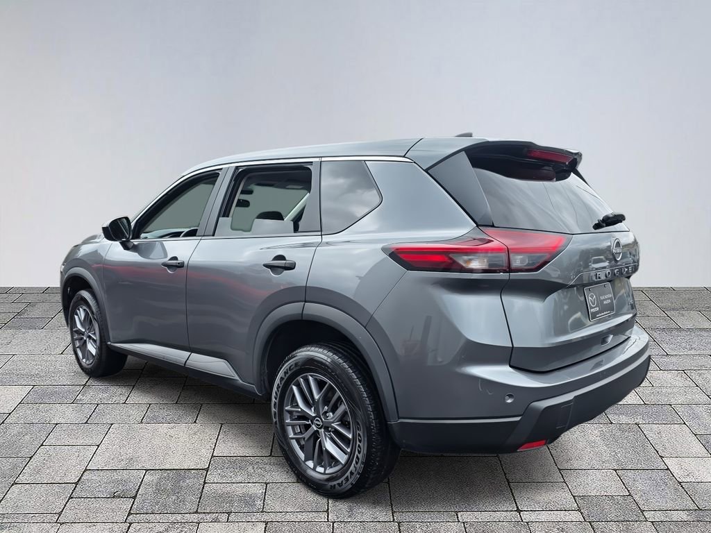 Used 2024 Nissan Rogue S image 5