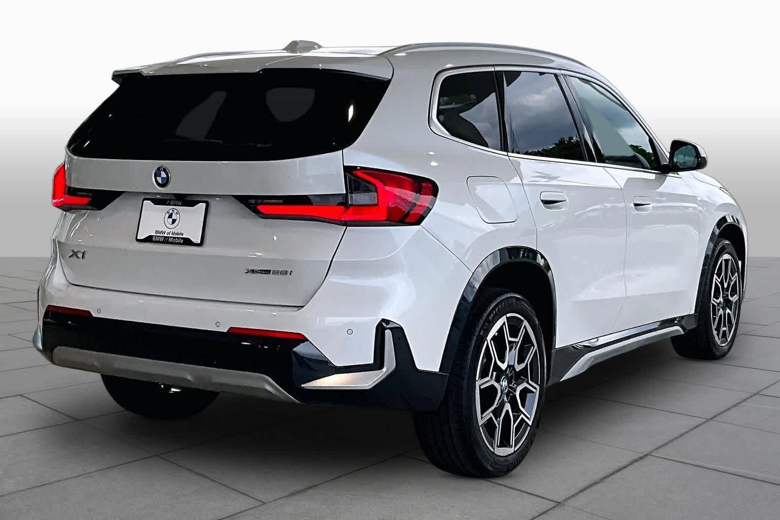 Used 2023 BMW X1 xDrive28i w/ Convenience Package AWD/4WD image 12