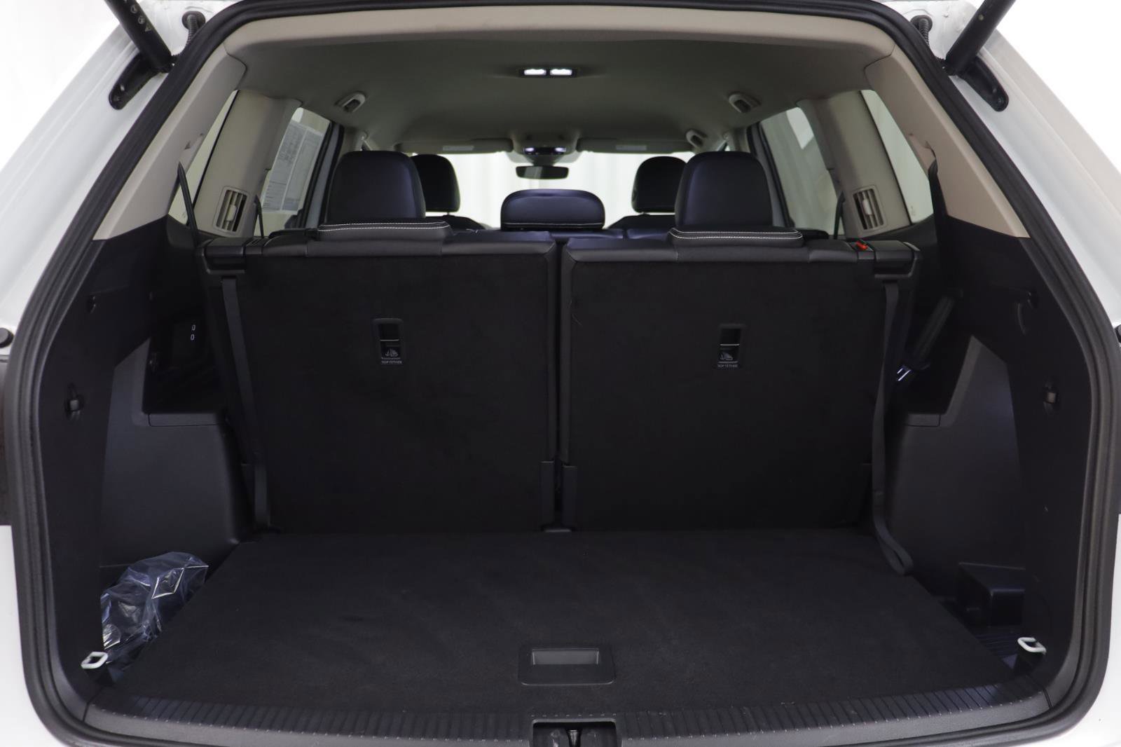 Certified 2024 Volkswagen Atlas SE w/ Black Wheel Package image 17