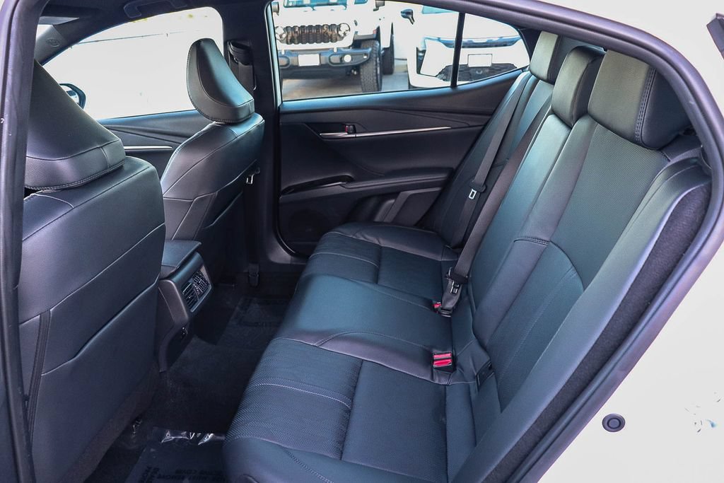 Used 2025 Toyota Camry XSE FWD image 21