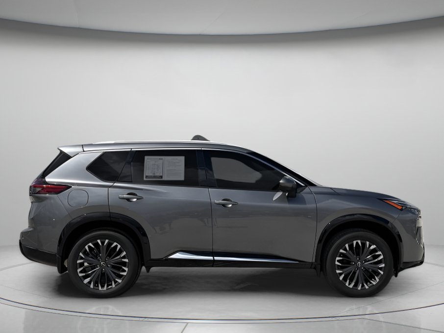 Used 2026 Nissan Rogue Platinum AWD/4WD image 2