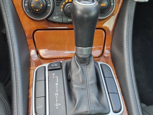 Used 2005 Mercedes-Benz SL 500 image 25