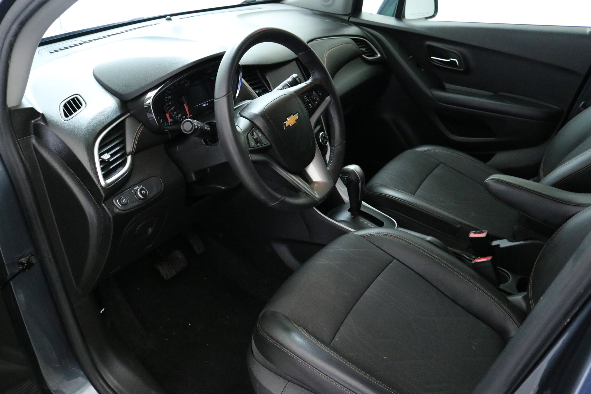 Certified 2022 Chevrolet Trax LT w/ LT Convenience Package image 24