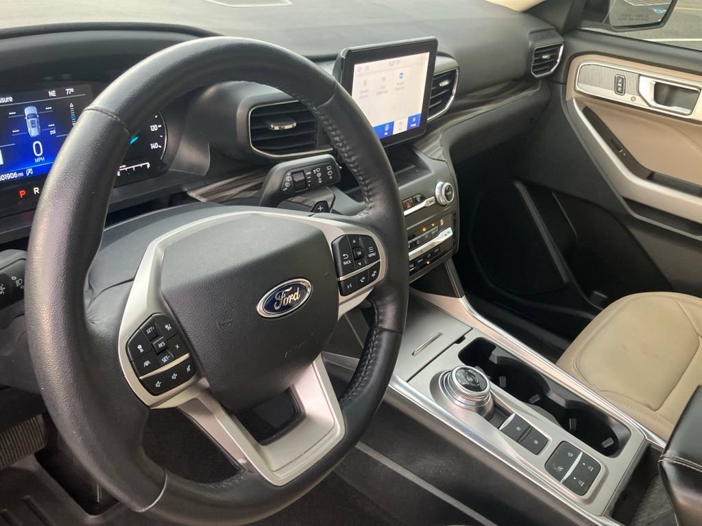 Used 2020 Ford Explorer Limited RWD image 8