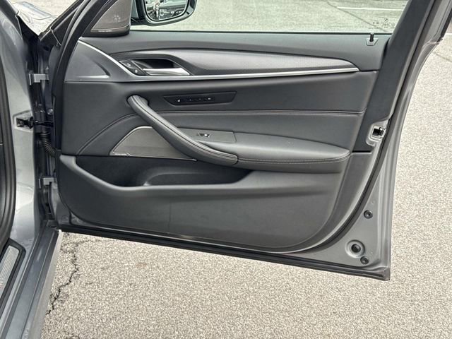 Used 2023 BMW 530i xDrive w/ Executive Package image 10