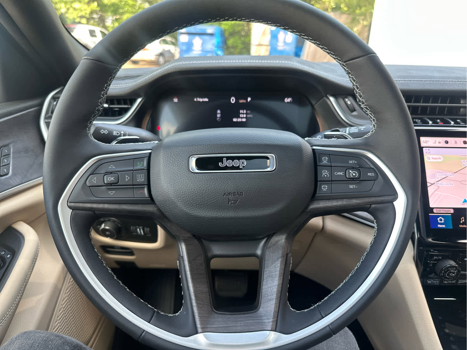 New 2025 Jeep Grand Cherokee Limited w/ Luxury Tech Group II image 33