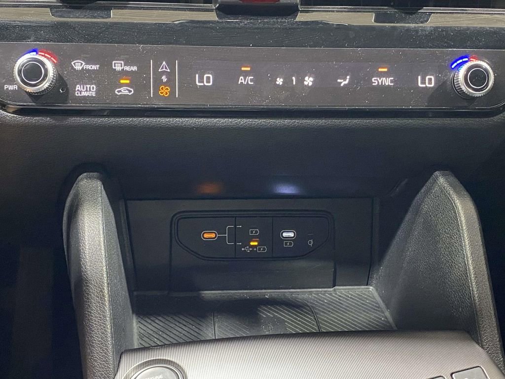 Used 2026 Kia Sportage EX w/ EX Panorama Roof Package image 30