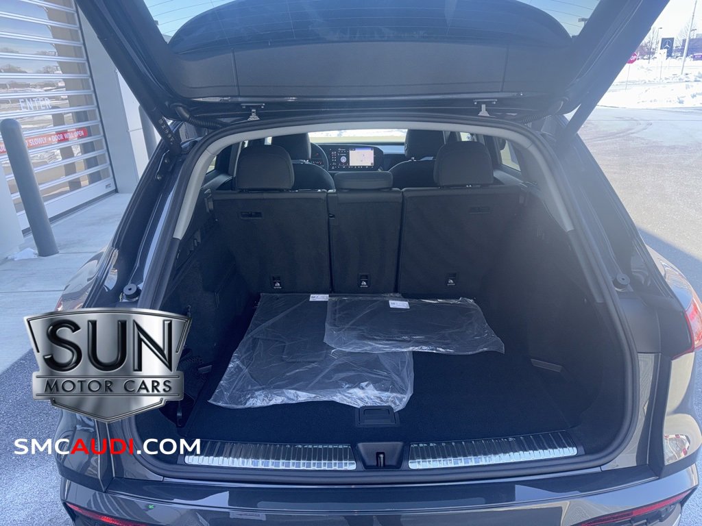 Used 2025 Audi Q5 Premium w/ Convenience Package image 29