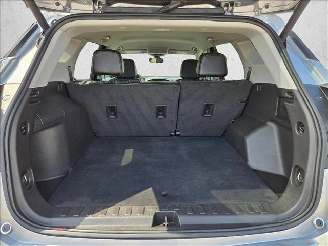 Used 2024 GMC Terrain SLT AWD/4WD image 6