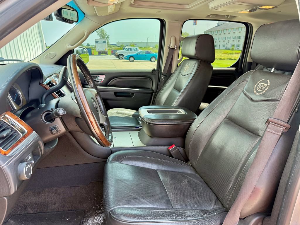 Used 2013 Cadillac Escalade ESV Platinum AWD/4WD image 11