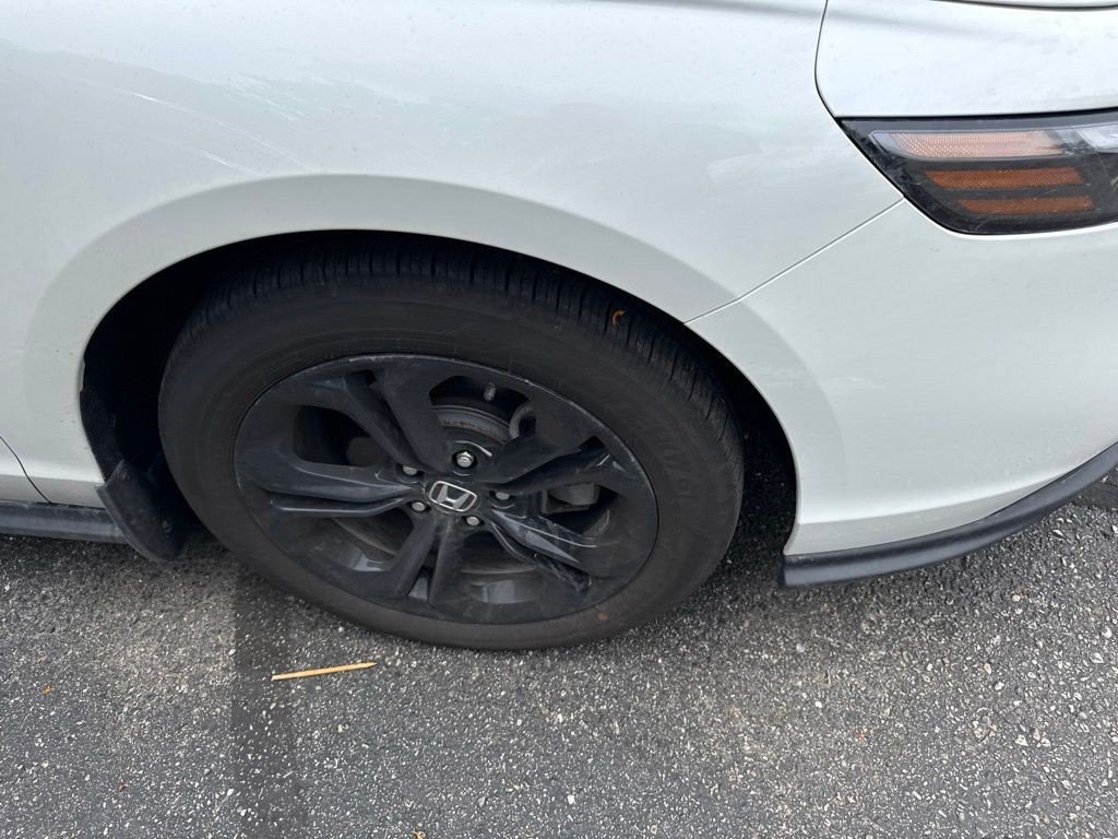 Certified 2025 Honda Accord SE image 5