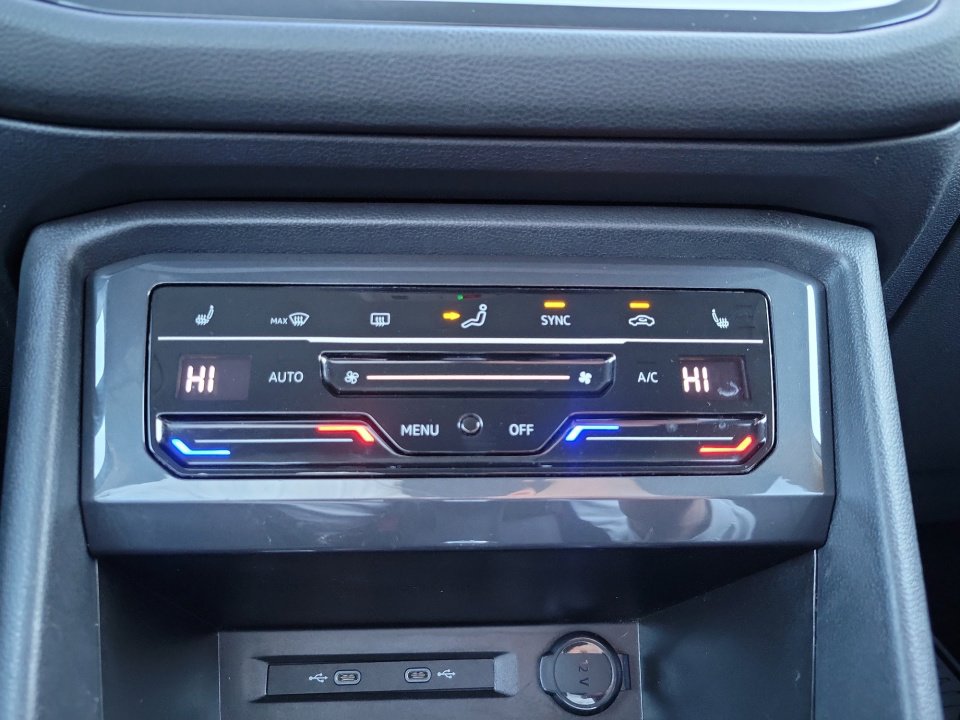 Certified 2022 Volkswagen Tiguan SE image 21