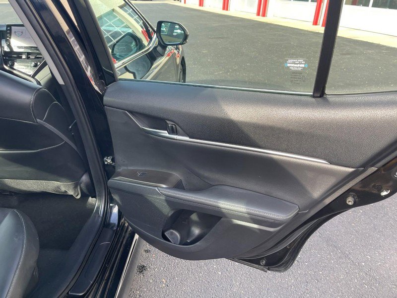 Used 2022 Toyota Camry XSE FWD image 11