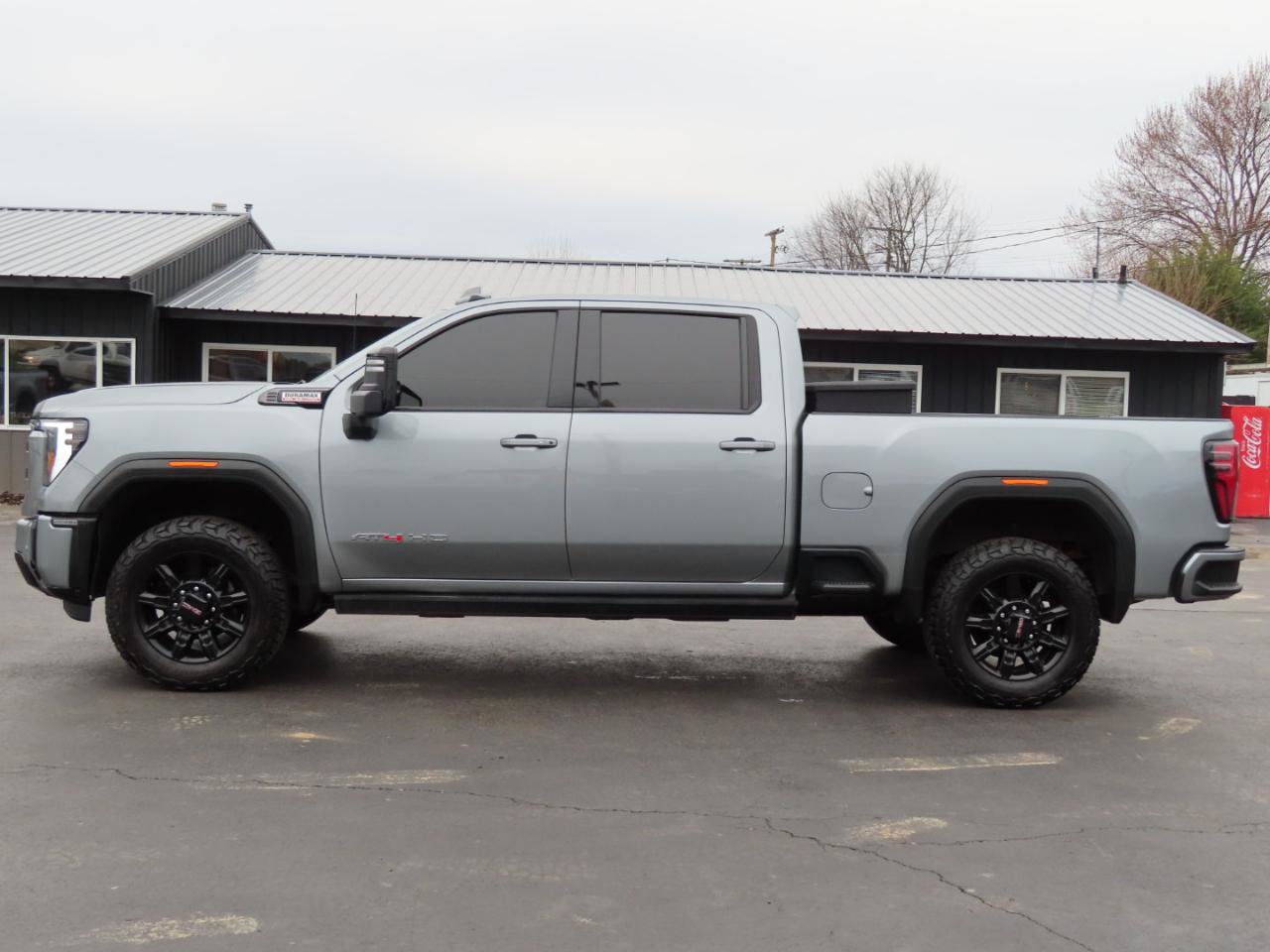 Used 2024 GMC Sierra 2500 AT4 w/ AT4 Premium Plus Package image 3