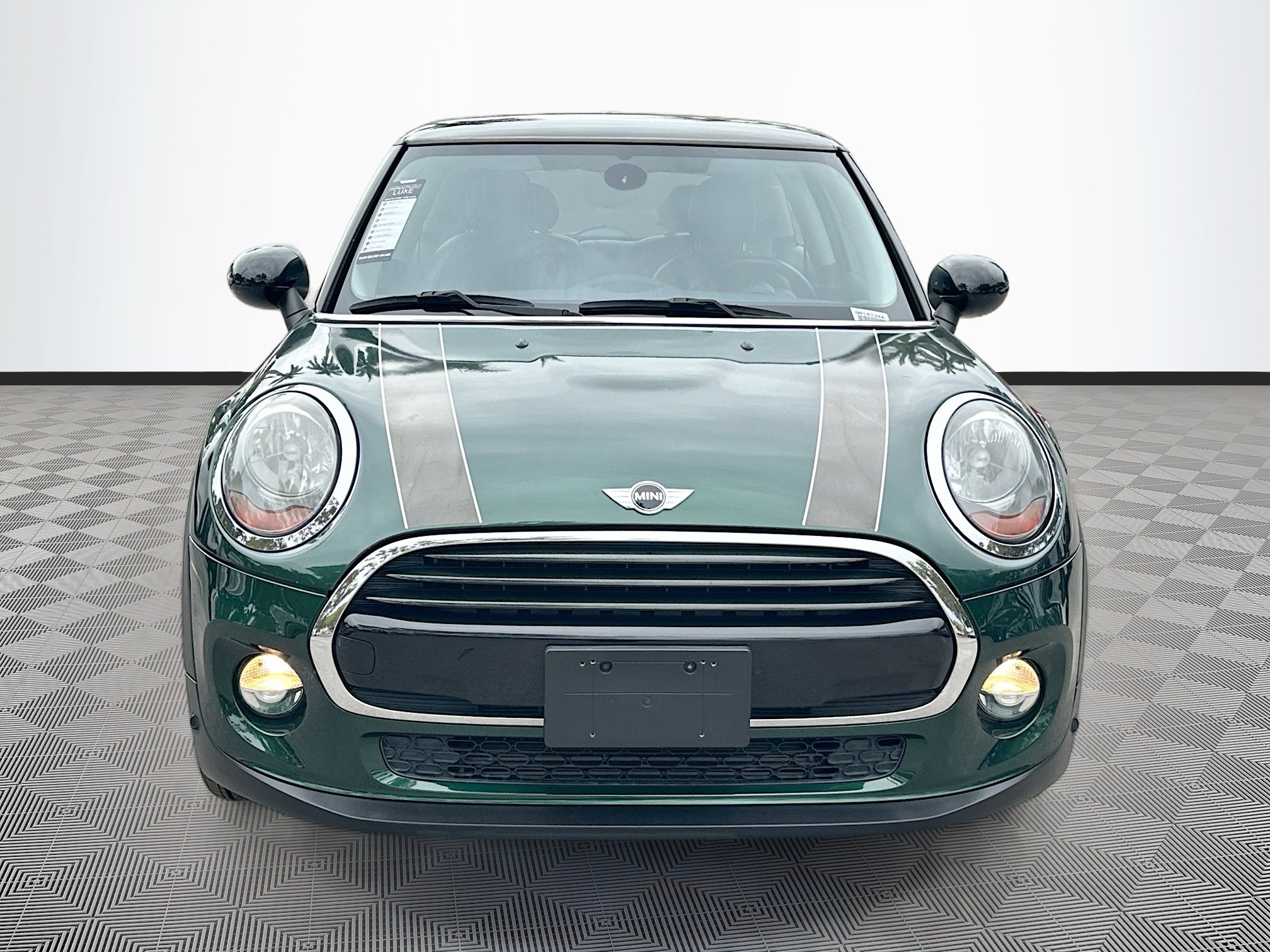 Used 2018 MINI Cooper 2-Door Hardtop image 2
