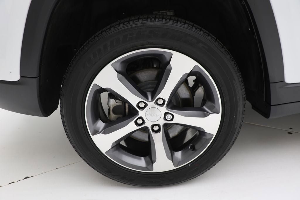 Used 2023 Jeep Grand Cherokee 4WD 4xe image 9
