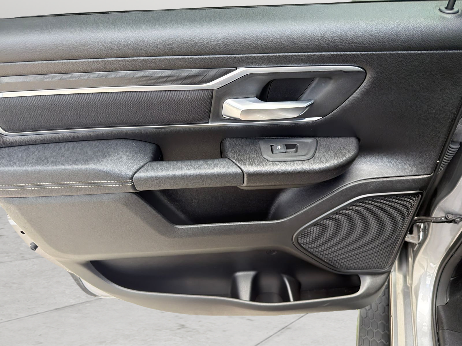 Used 2025 RAM 1500 Big Horn RWD image 32