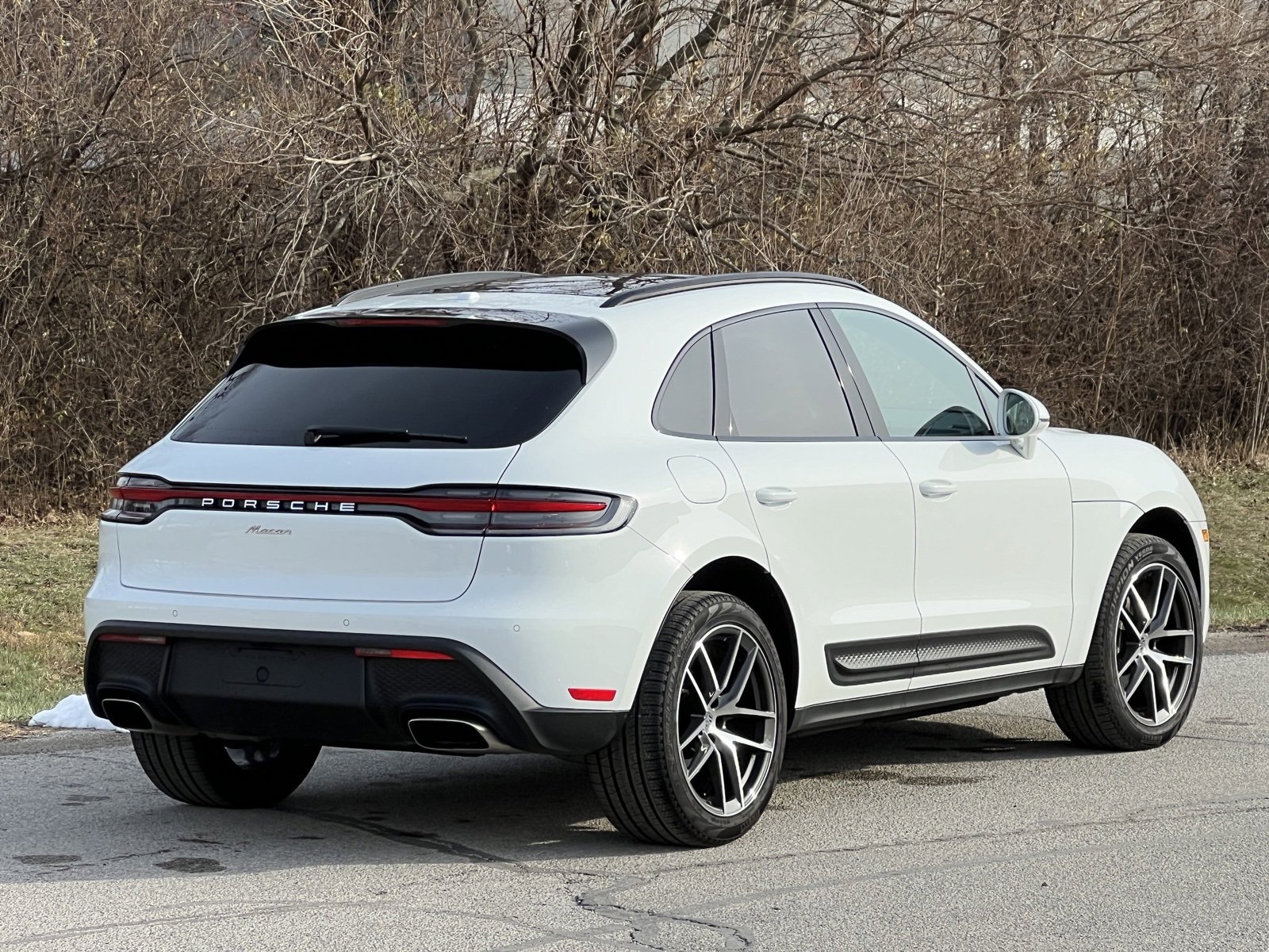 Certified 2024 Porsche Macan image 6
