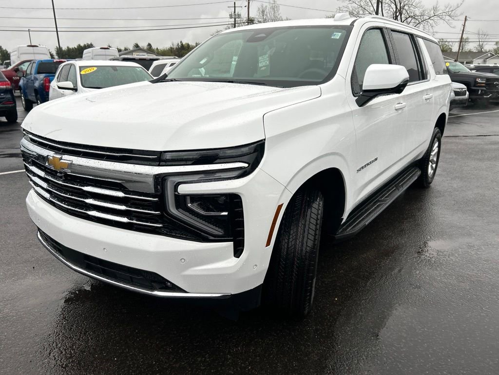New 2026 Chevrolet Suburban LT w/ Comfort Package AWD/4WD image 3