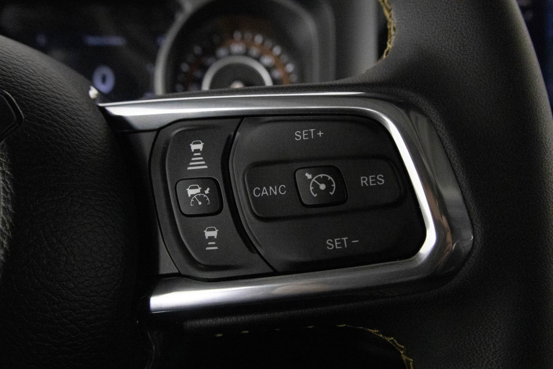 Used 2024 Jeep Wrangler Sahara w/ Technology Group image 32