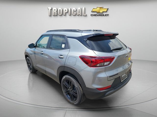 New 2026 Chevrolet TrailBlazer LT w/ Midnight Edition FWD image 3
