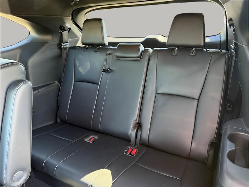 Used 2021 Toyota Highlander XSE FWD image 28