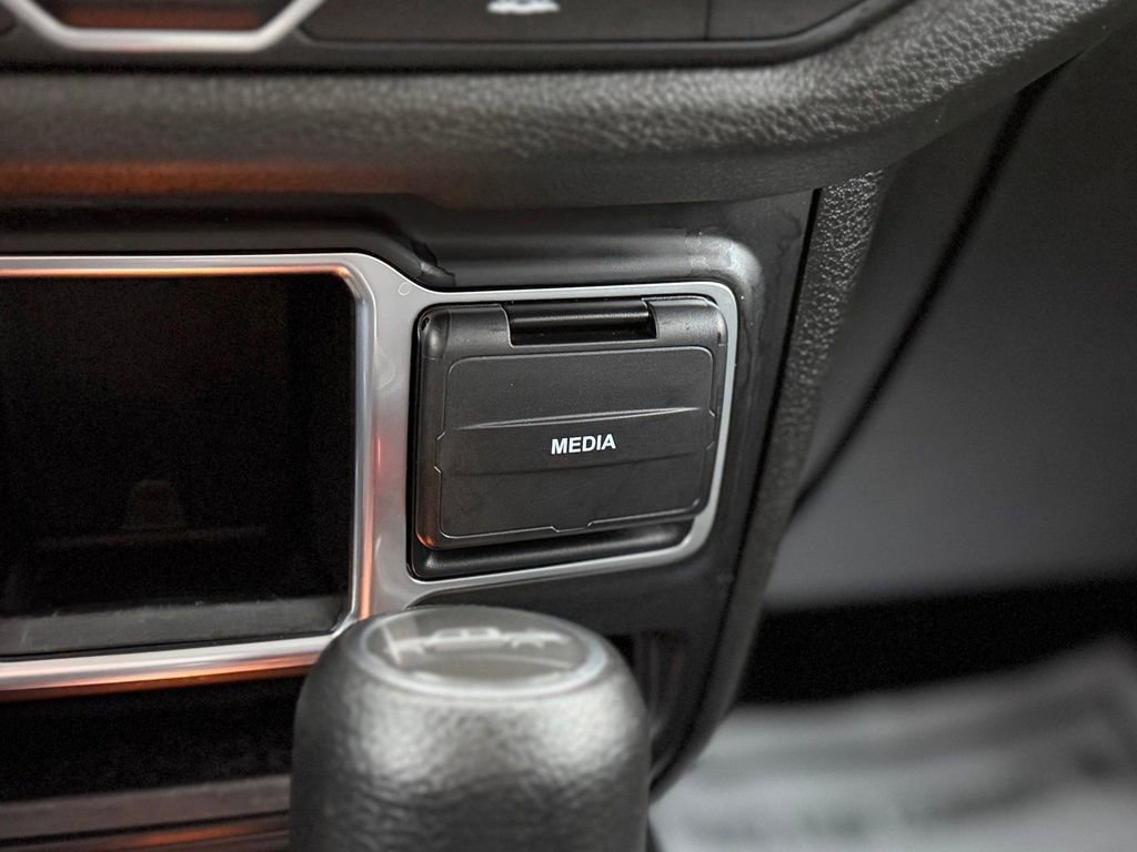 Used 2024 Jeep Gladiator Sport image 17