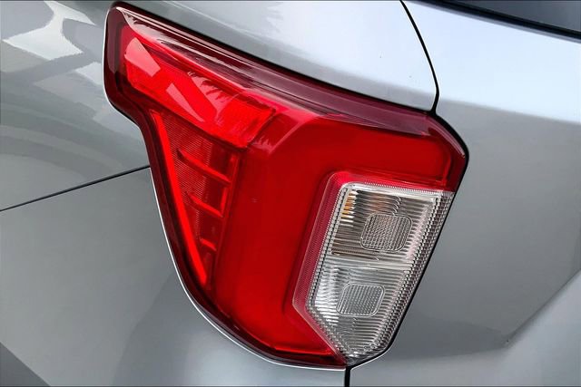 Used 2020 Ford Explorer Limited w/ Class III Trailer Tow Package image 30