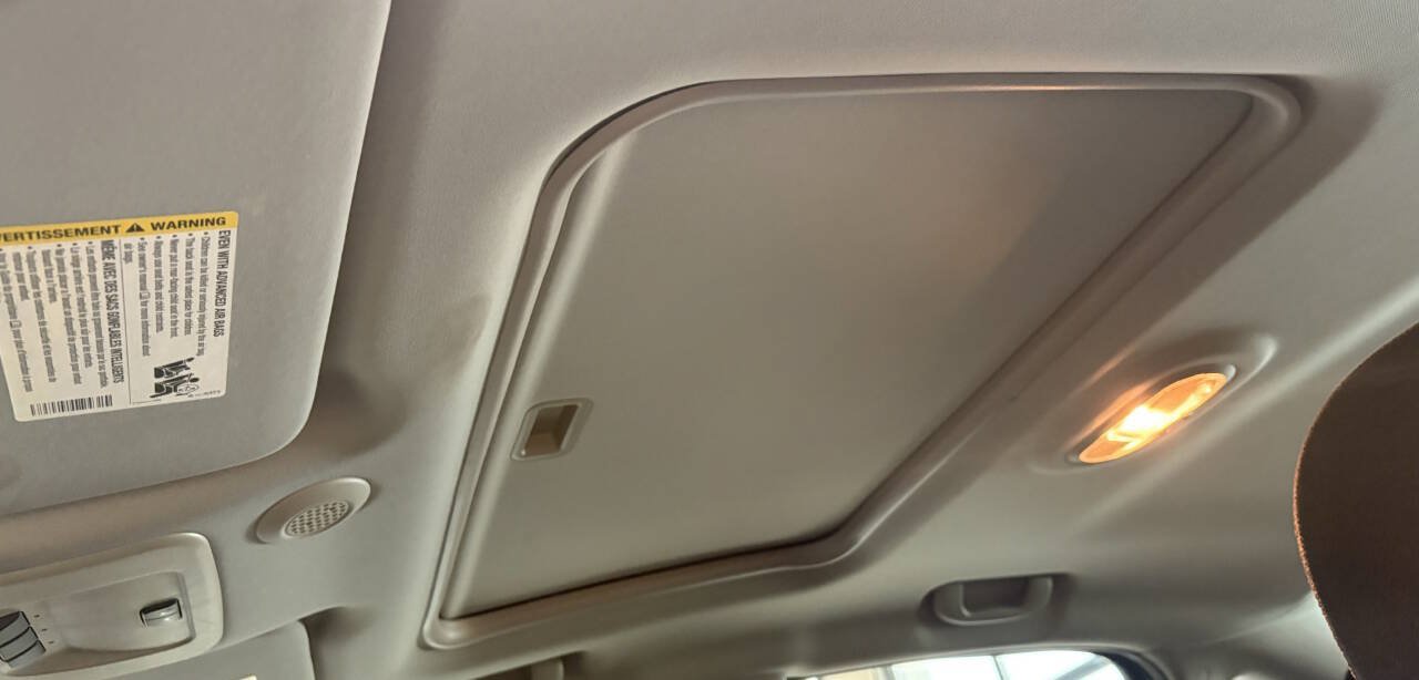 Used 2015 Chevrolet Impala LT w/ LT Sunroof Package FWD image 13