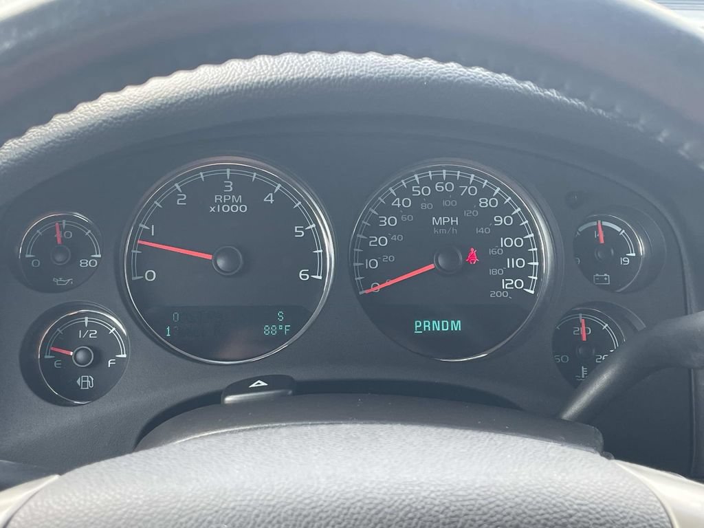 Used 2012 Chevrolet Suburban LS RWD image 24