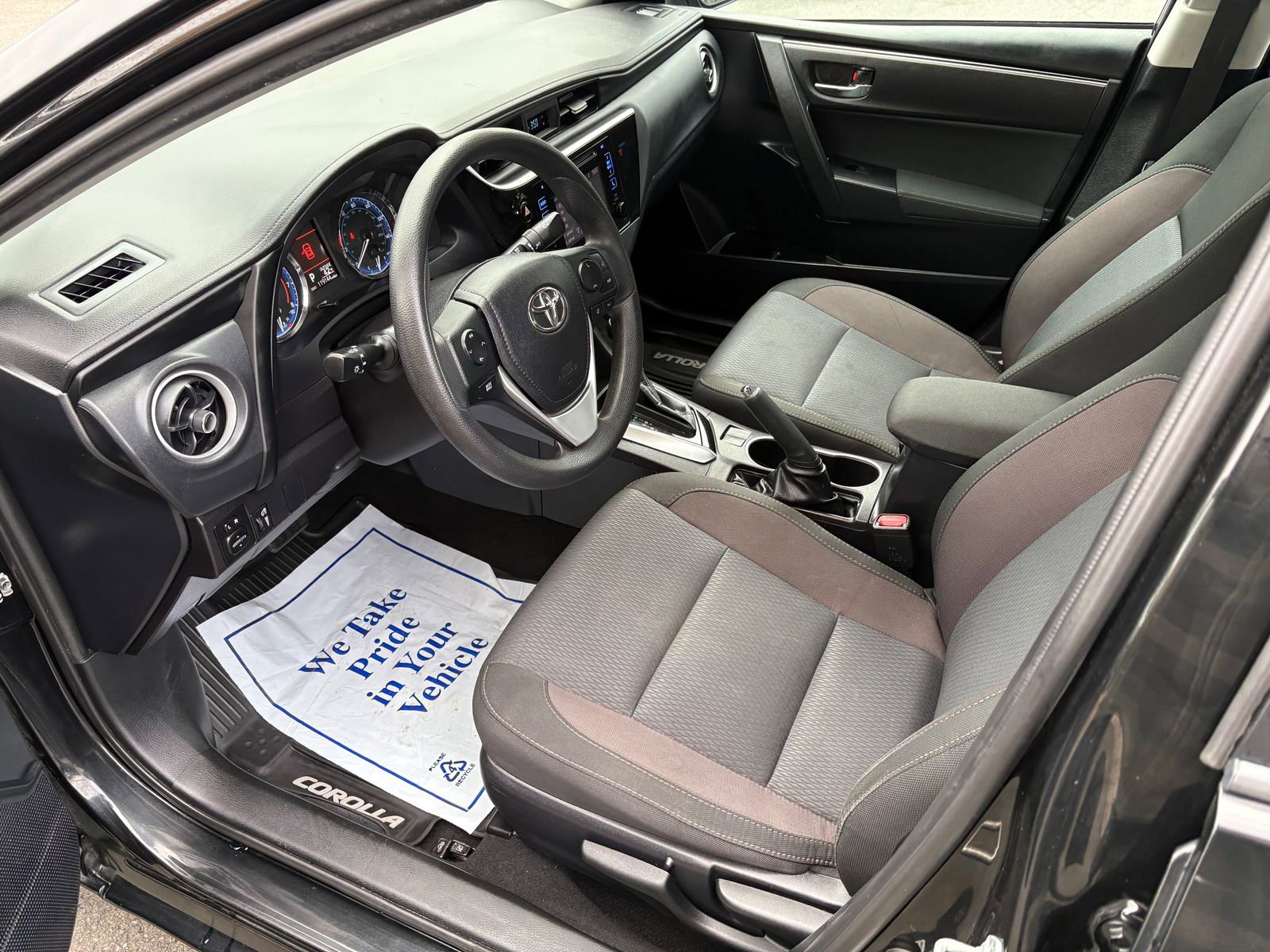 Used 2018 Toyota Corolla LE image 10