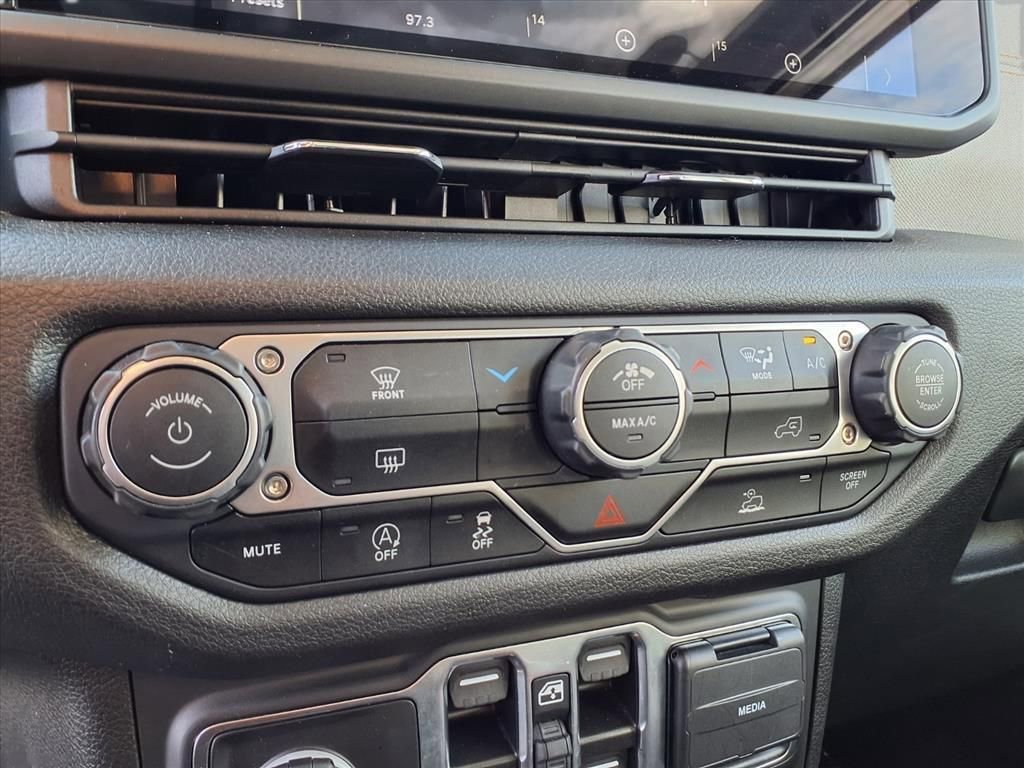 Used 2025 Jeep Wrangler Sport S image 7