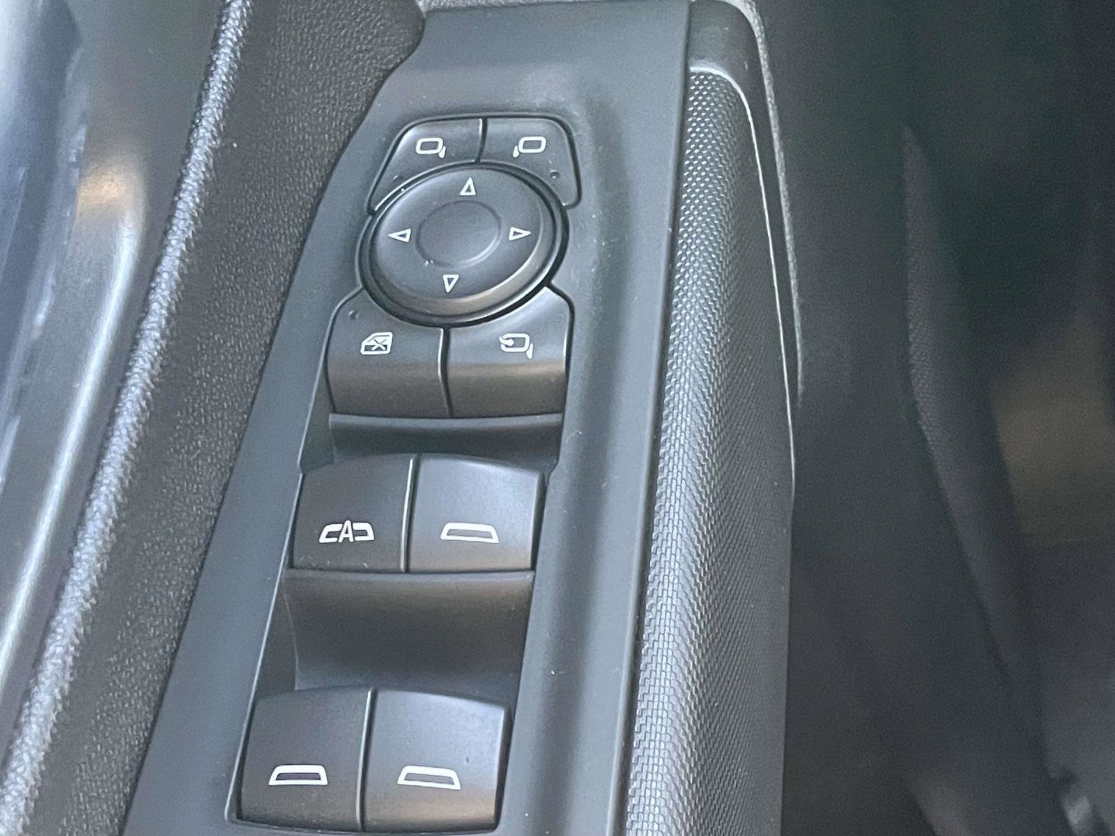 Used 2024 Chevrolet Silverado 2500 Custom w/ Custom Value Package image 9