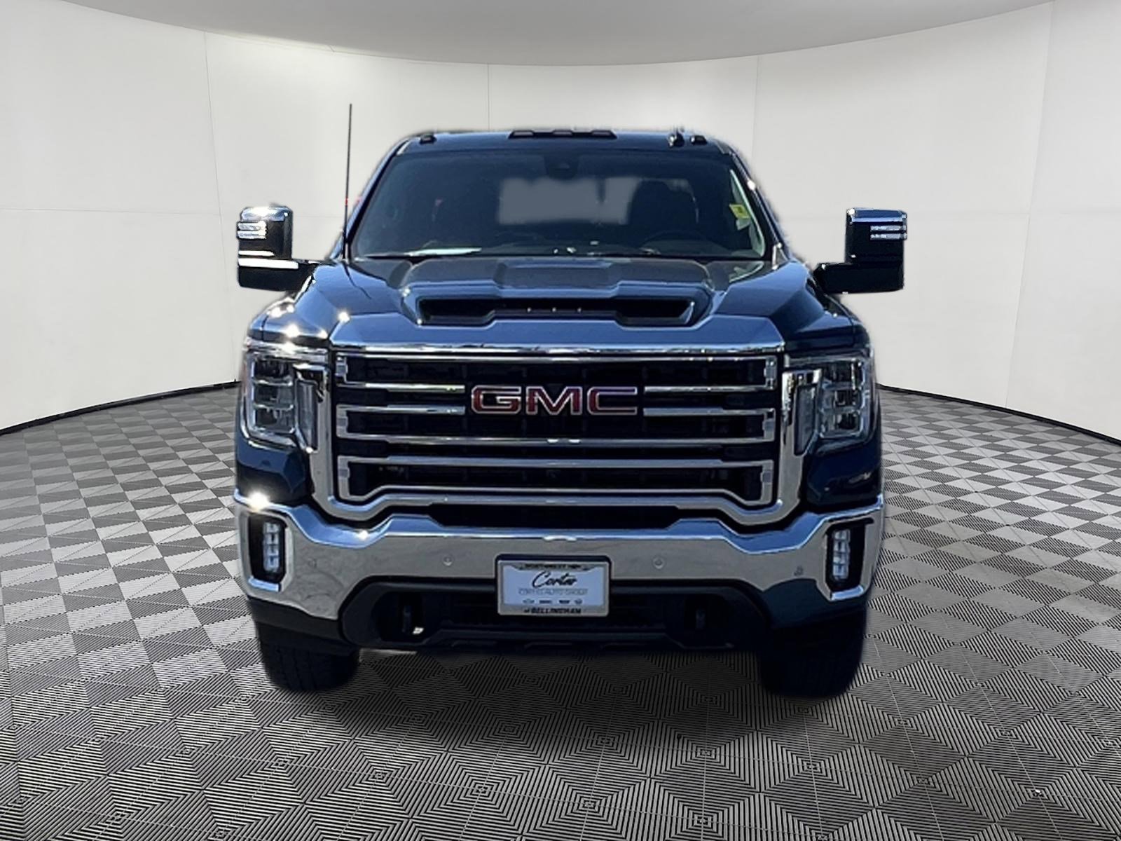 Used 2022 GMC Sierra 2500 SLT w/ SLT Preferred Package AWD/4WD image 2