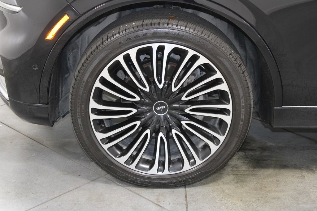 Used 2022 Lincoln Aviator Black Label w/ Class IV Trailer Tow Package image 19