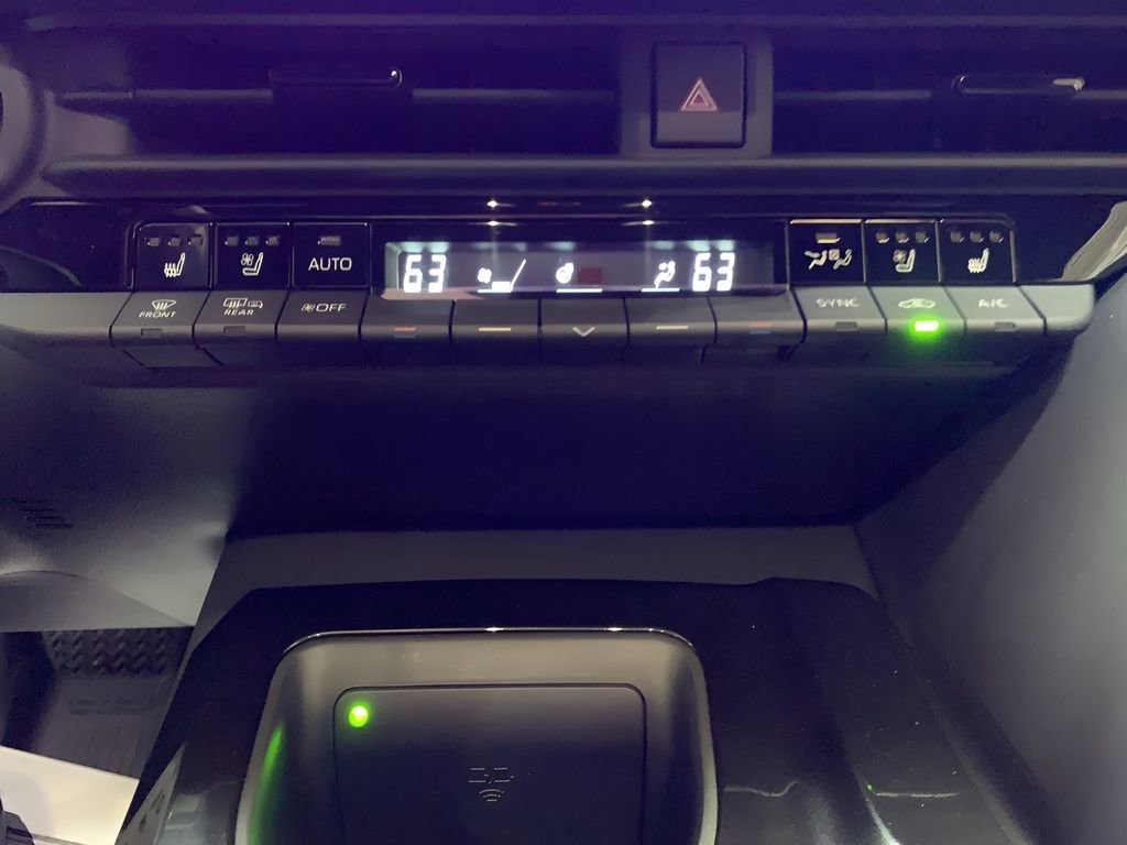 New 2025 Toyota Crown Signia image 22