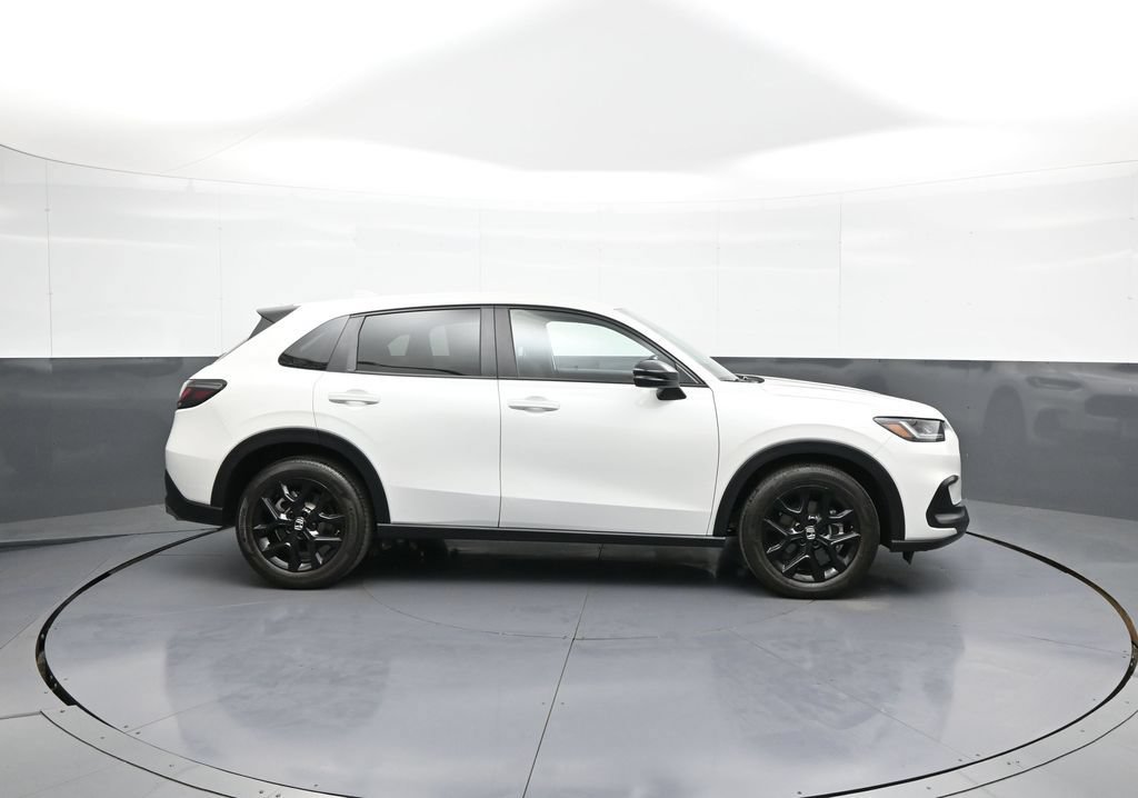 Certified 2025 Honda HR-V Sport image 5