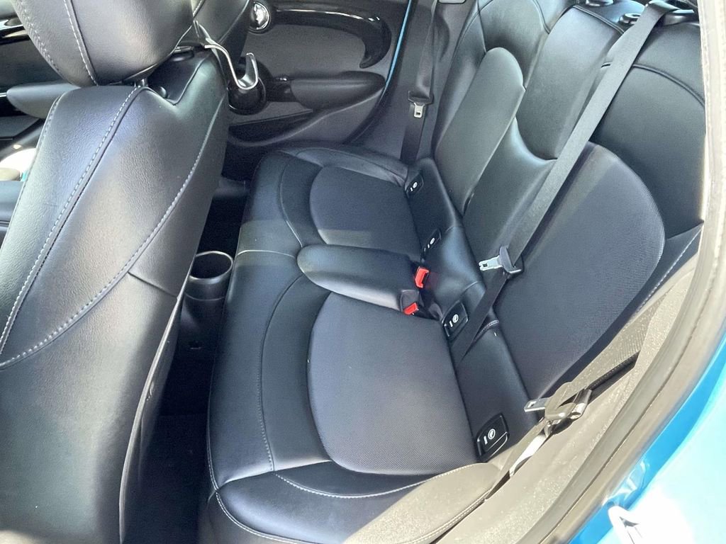 Used 2019 MINI Cooper S w/ Premium Package image 10