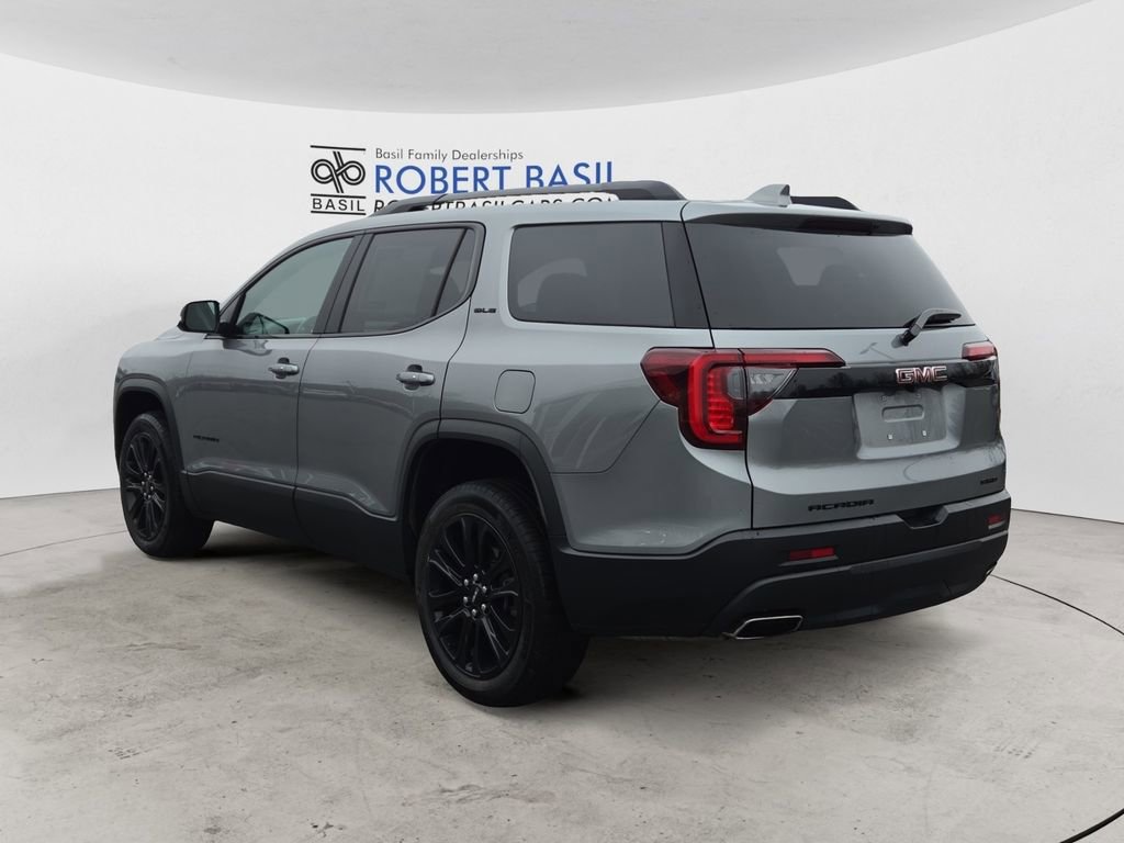 Used 2023 GMC Acadia SLE w/ Driver Convenience Package image 3