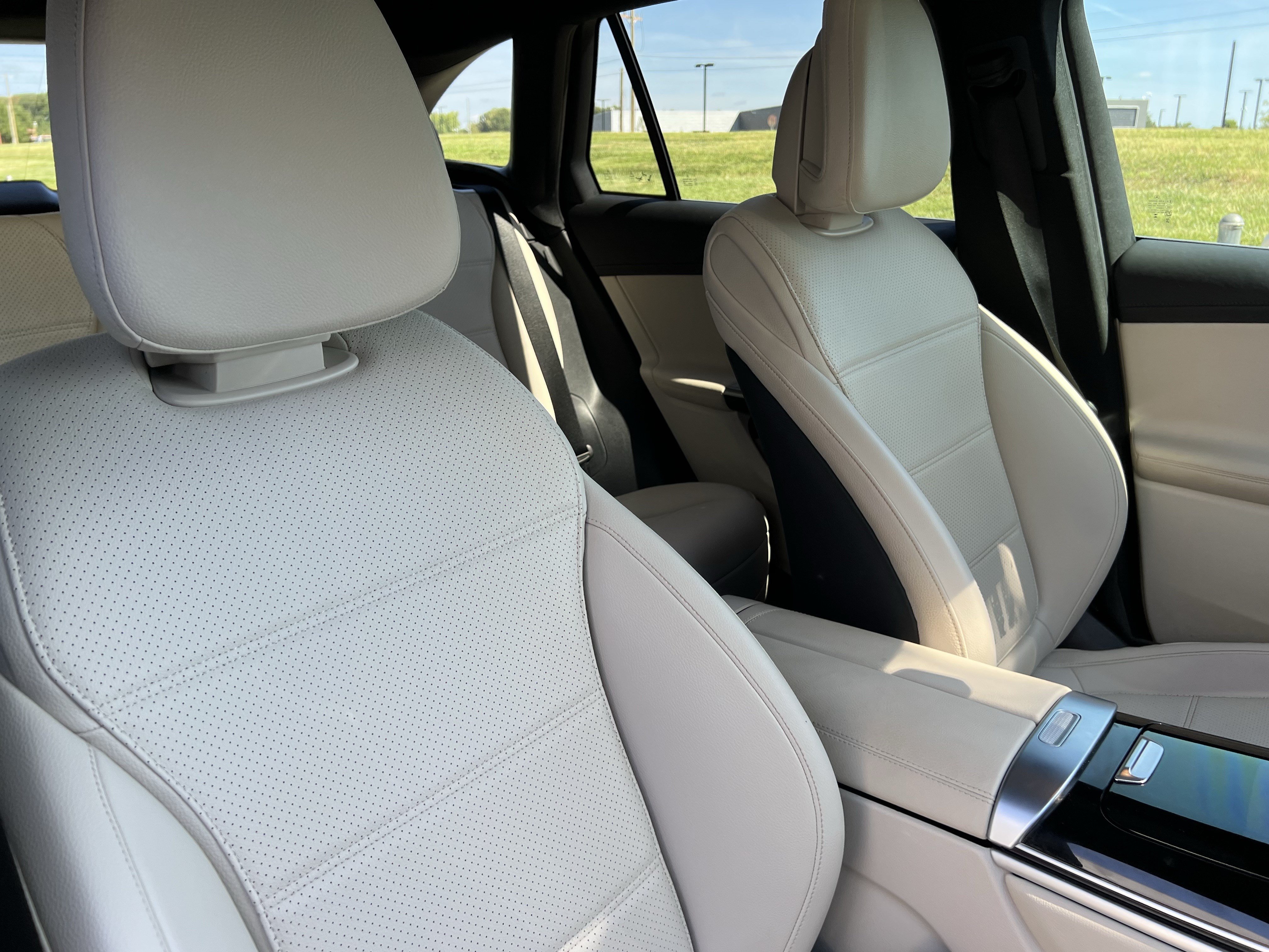 Used 2023 Mercedes-Benz GLC 300 image 35