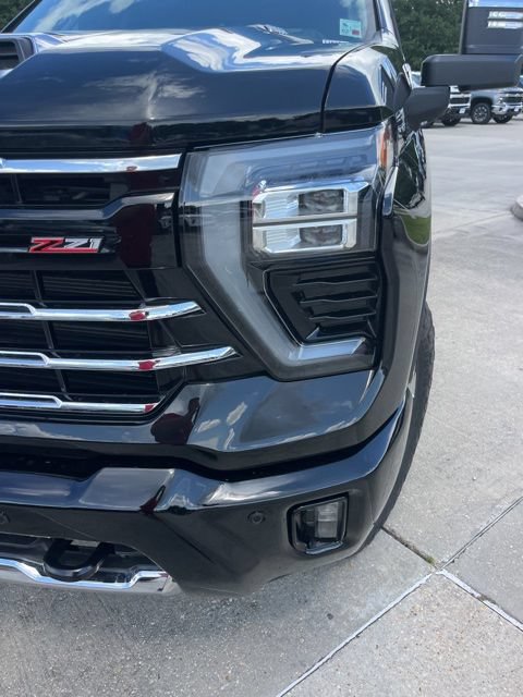 Used 2024 Chevrolet Silverado 2500 LTZ w/ LTZ Plus Package AWD/4WD image 13