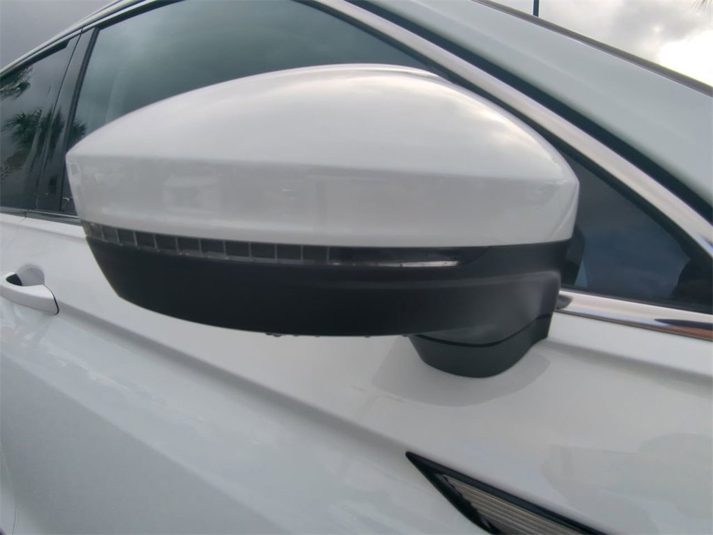 Used 2024 Volkswagen Tiguan SE image 11