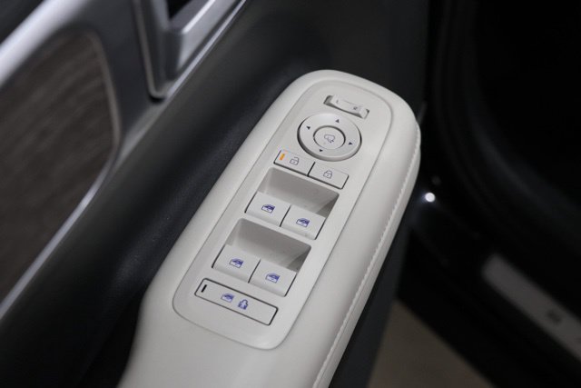 Used 2025 Hyundai Santa Fe Calligraphy FWD image 17