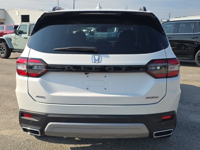 Used 2025 Honda Pilot Touring image 4