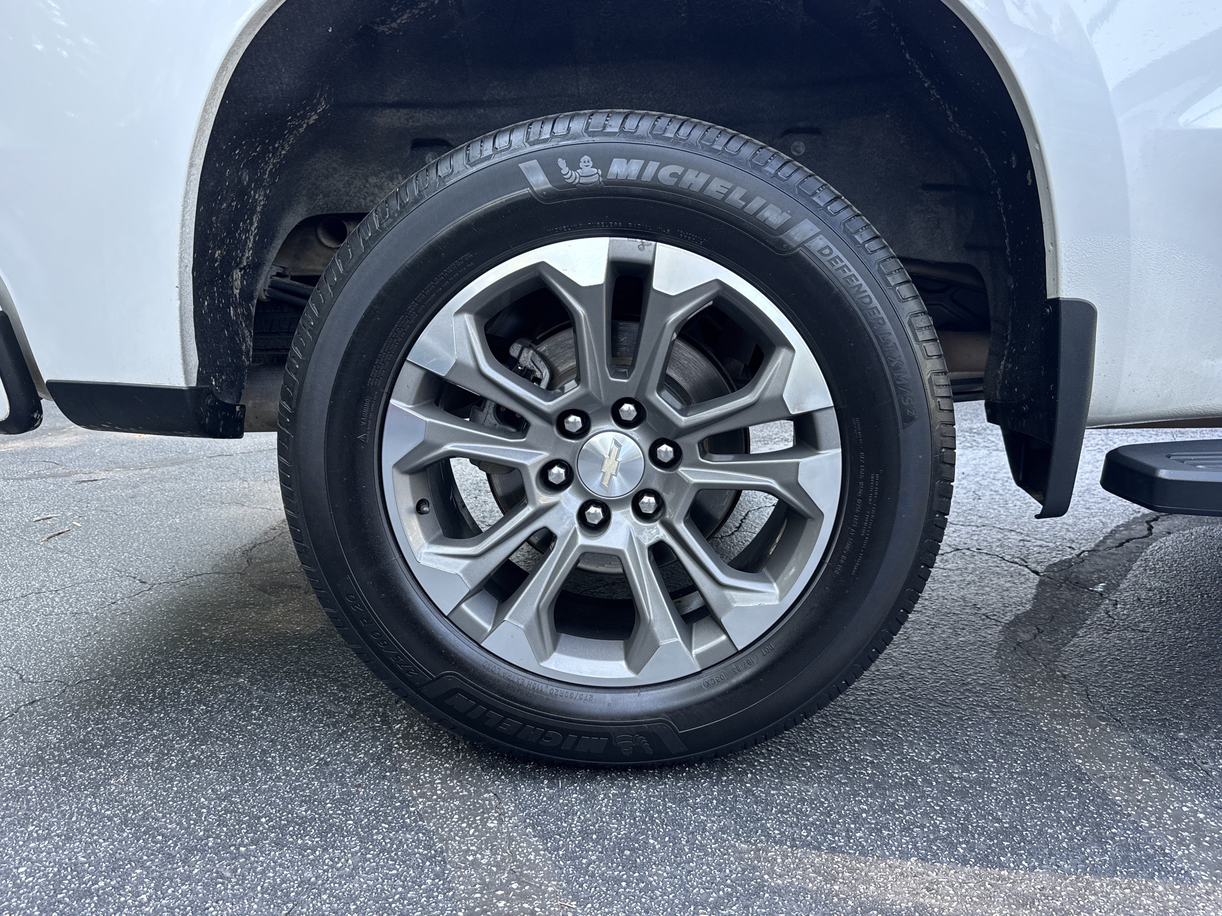 Used 2022 Chevrolet Silverado 1500 High Country w/ Z71 Off-Road Package AWD/4WD image 9