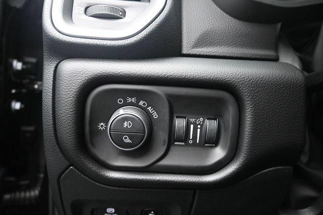 New 2027 RAM 1500 4x4 Crew Cab image 17