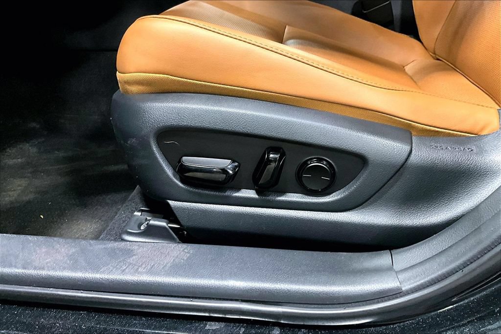 Used 2022 Lexus UX 250h w/ Premium Package AWD/4WD image 19