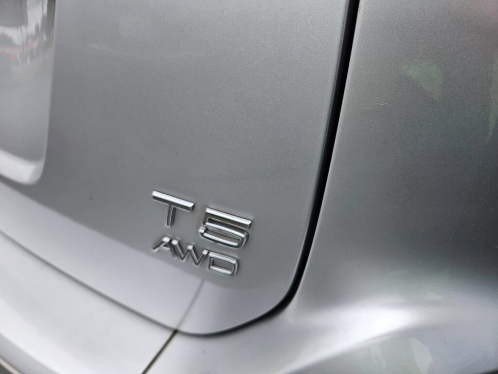 Used 2015 Volvo XC60 T5 AWD/4WD image 16