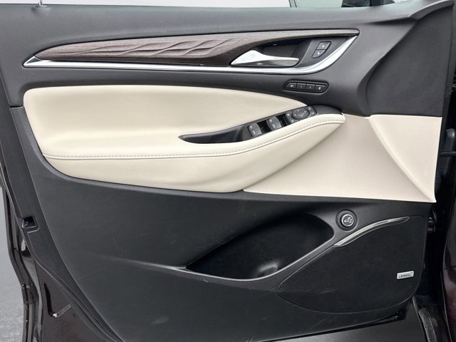 Used 2023 Buick Enclave Avenir w/ Avenir Technology Package image 9